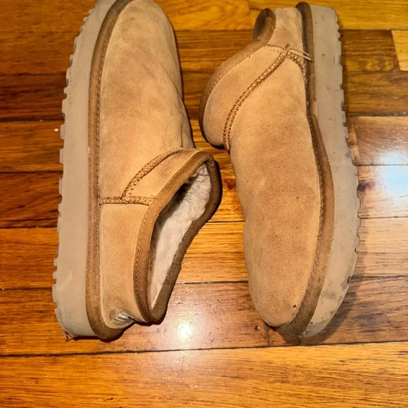 UGG Women’s Size 11 Chestnut Suede Shearling Slippers - Picture 6 of 10